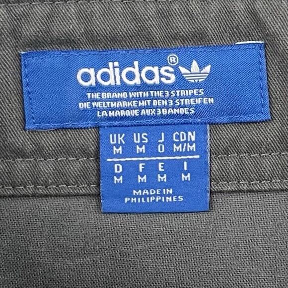 Adidas Chino Shorts Mens Size Medium Gray Three Stripes Utility Cargo Pocket - Picture 2 of 14